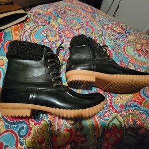 Duck boots